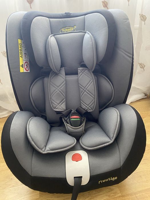 Scaun auto cu isofix
