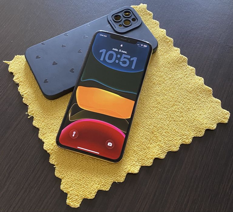 Vând iPhone 11 PRO MAX Gold / 256GB / 100% bateria !