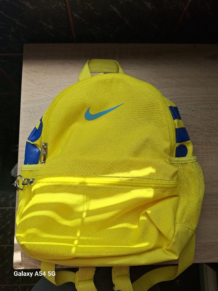 Като нова раничка Nike