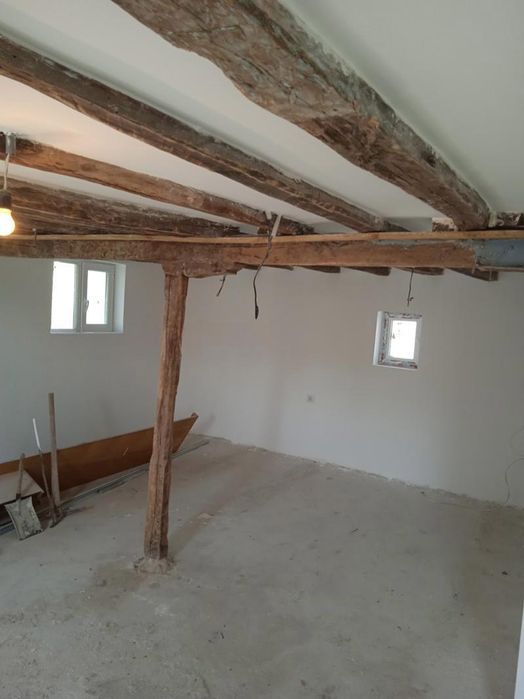 Двуетажна Къща след ремонт в с. Извор