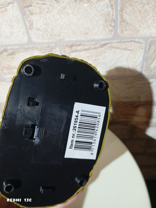 Светещи скелети статуетки