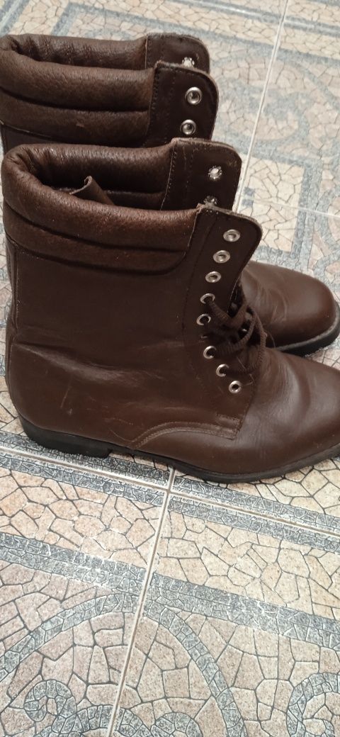 Bocanci militari 41.5-42 piele