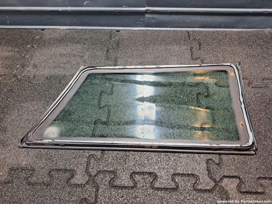 Geam fix lateral stanga spate VOLKSWAGEN PASSAT Estate (3B5) [ 1997 - 2001 ] TDI (AJM, ATJ) 85KW|115HP OEM 3B9845297J