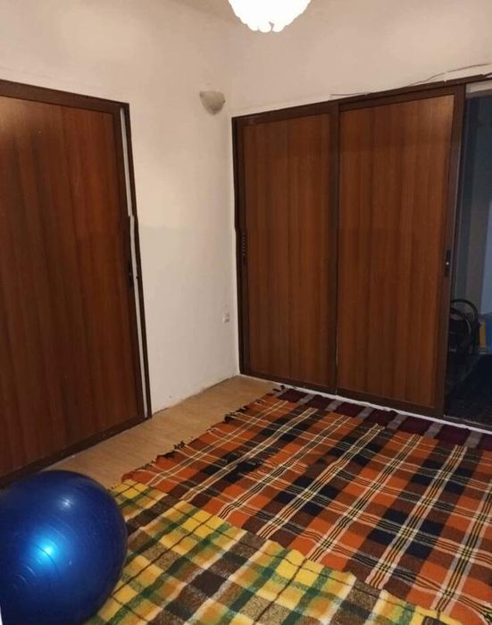 Продава се Тристаен апартамент в София, Център - 69 кв.м за 3624 €/кв.м - Снимка #2