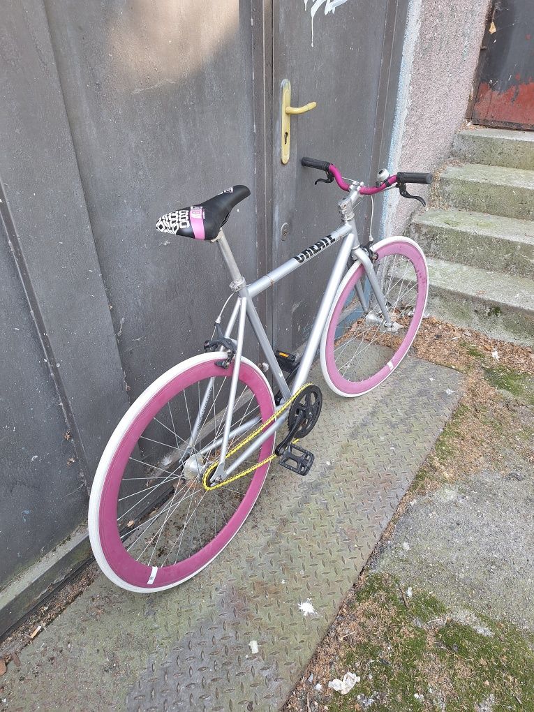 Велосипед шосеен градски single  speed