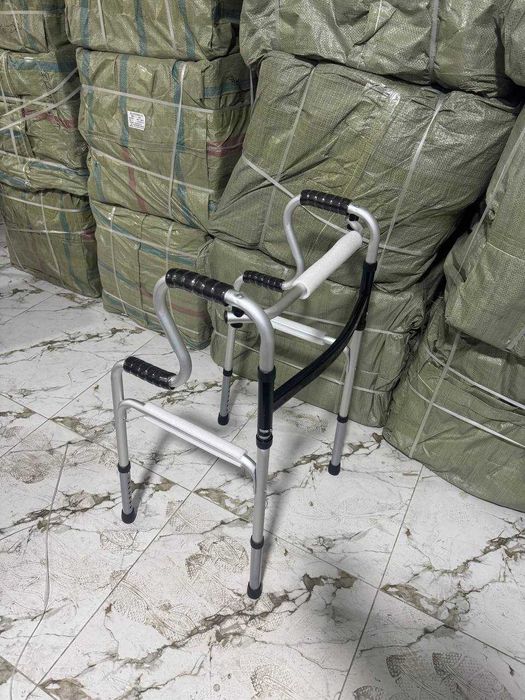 Ходунок с двумя уровнями опоры