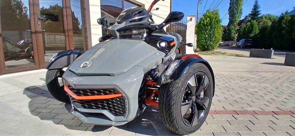 Triciclu Can-am Spyder 2022