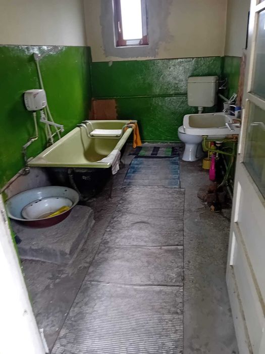 Casă de vânzare în Săvârșin