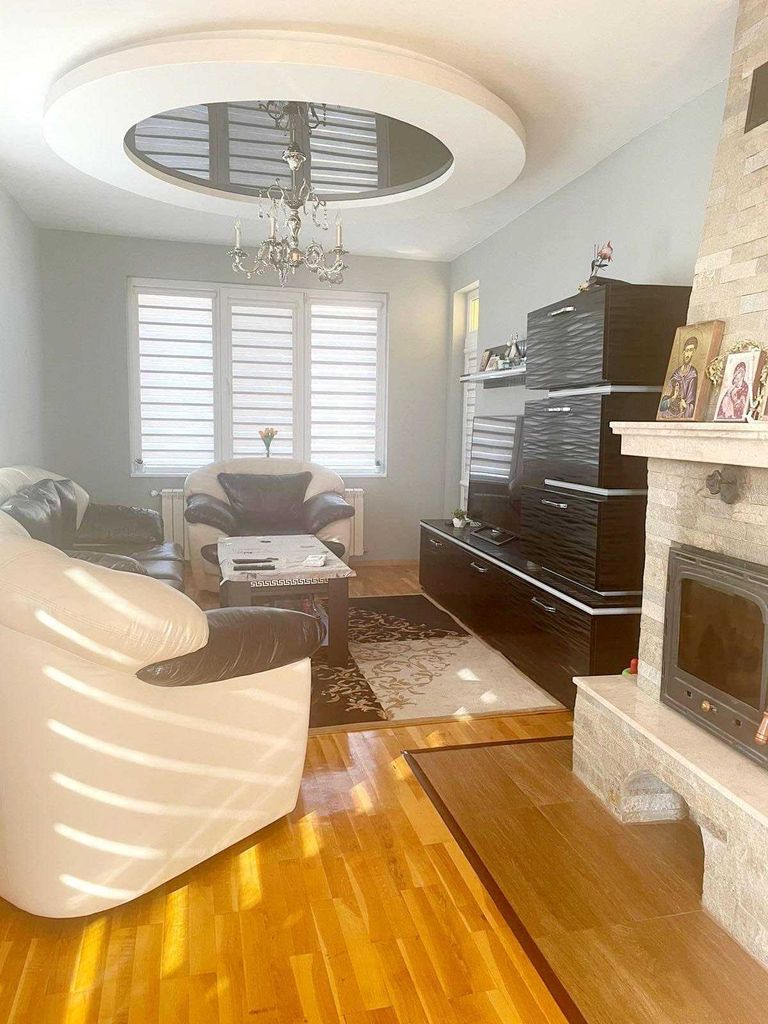Продава се Многостаен апартамент в Асеновград - 280 кв.м за 450 €/кв.м - Снимка #3