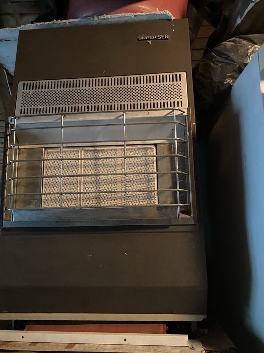 Газова печка с две газови бутилки