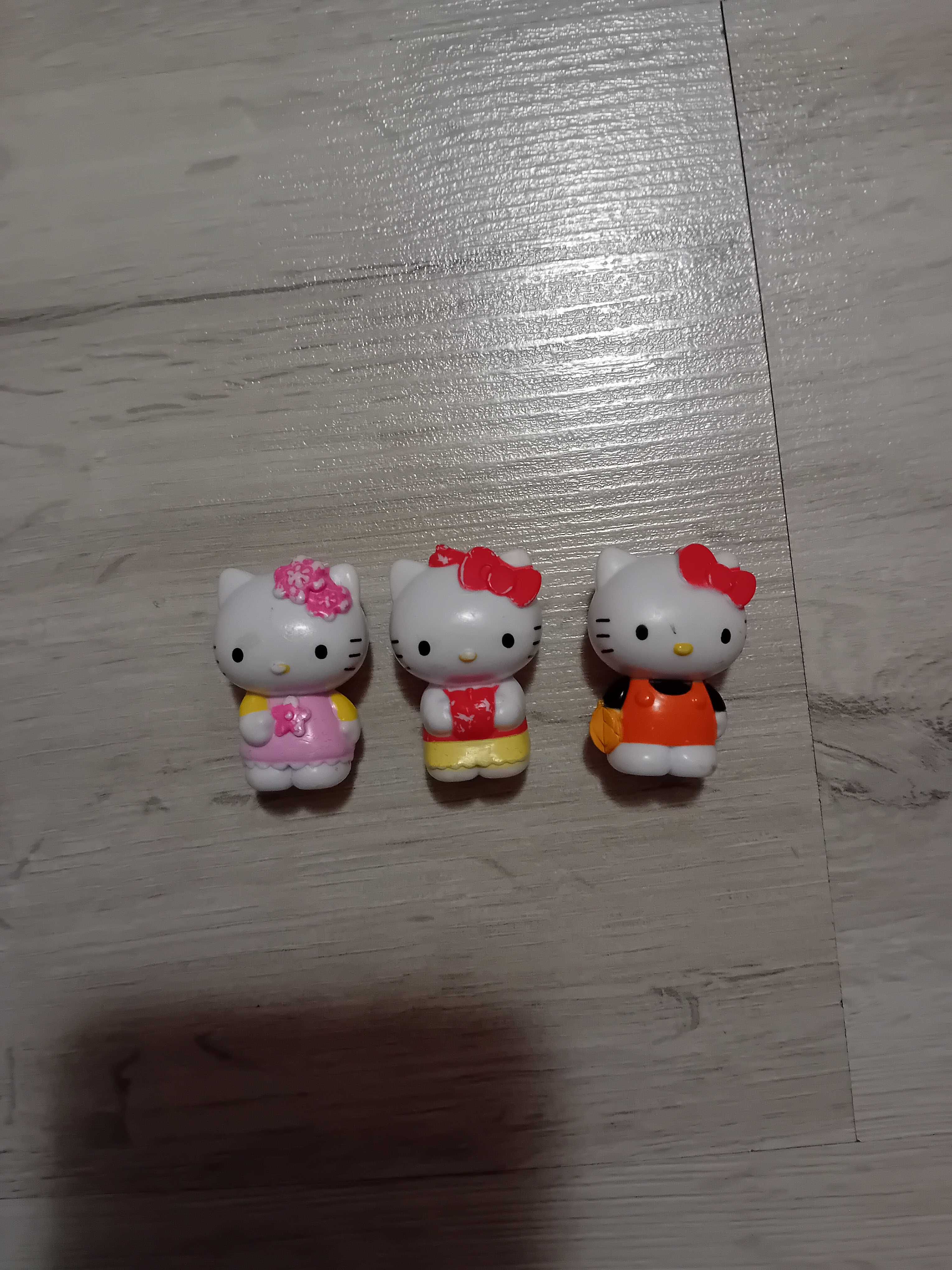 Figurine Kinder / Hello Kitty /Natoons/ Maxi Kinder