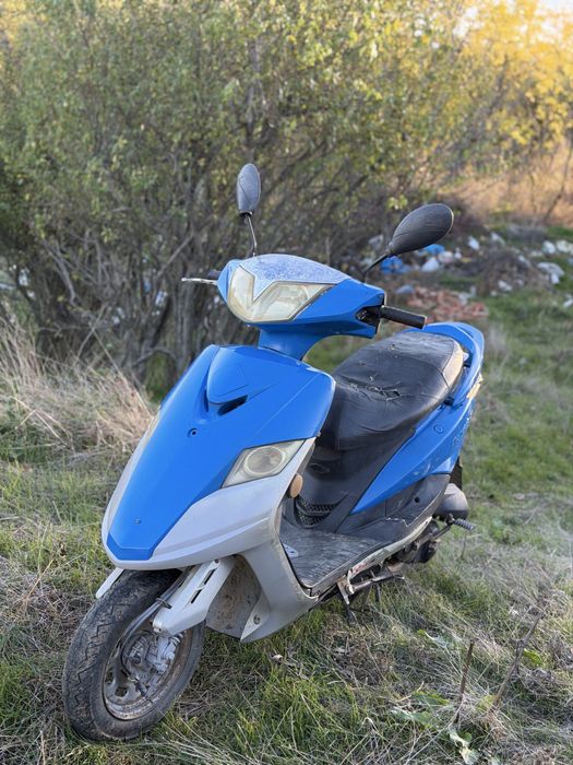 Vand sau schimb scuter 49cc 4t