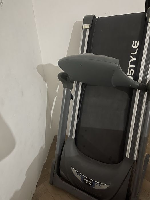 Продам беговую дорожку.