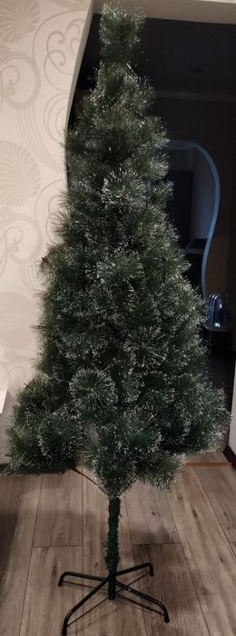 Продам пушистую ёлку