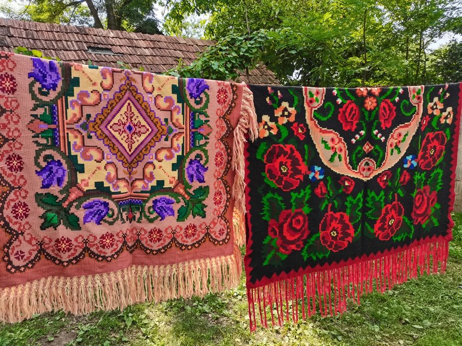 Față de masă și țol tradiționale vechii