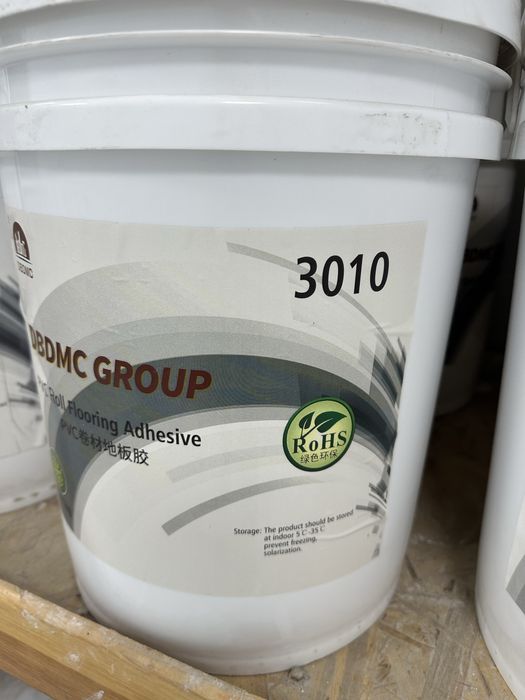 Клей для линолиума и паркета.