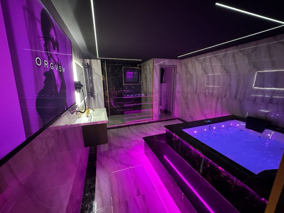 Garsoniera lux cu jacuzzi