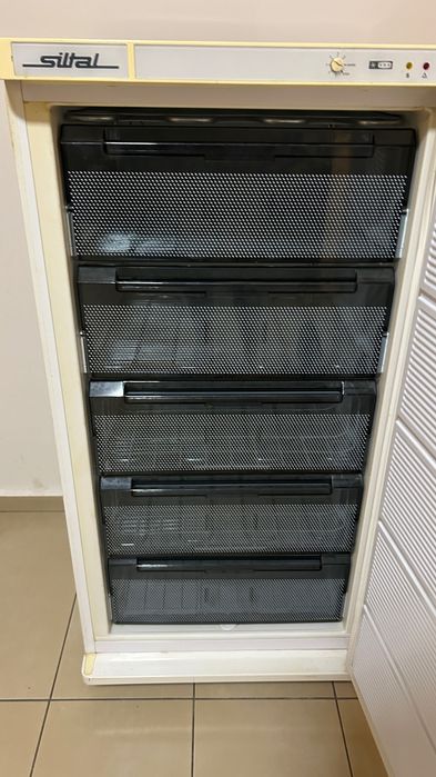 Фризер вертикален, Варна