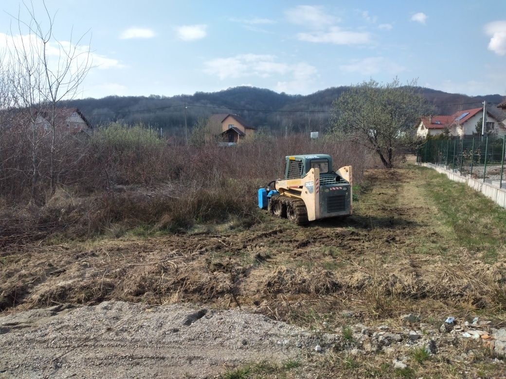 Inchiriez Container moloz bena detașabilă tractari auto cilindru curat