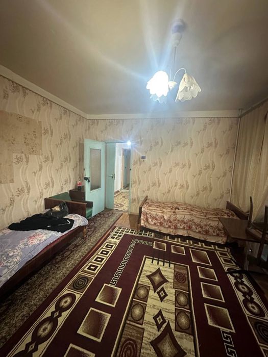 Спочно.  Чиланзар 11.  2 х комнатная 60 м2.  Все РАЗДЕЛЬНО