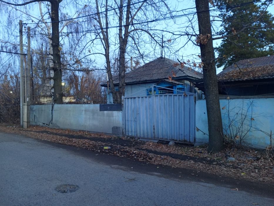 Продаётся дом с участком