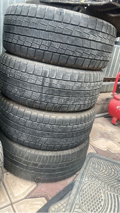 Резина зимняя 255/55 r16