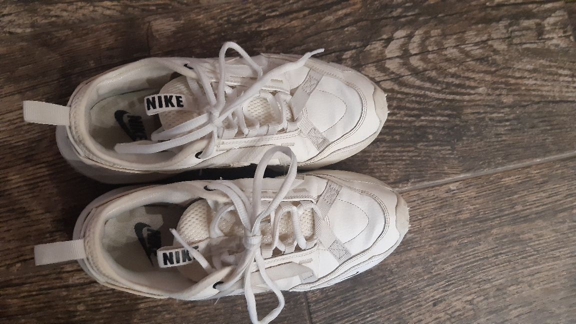 Дамски маратонки Nike
