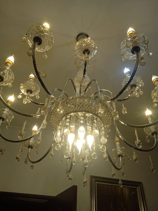 Светильники люстры и бра