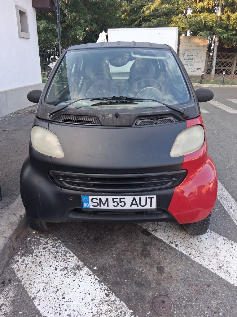 Vând mașină smart