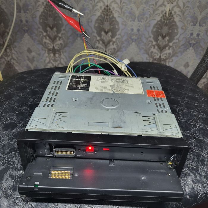 Автомагнитола Сотилади