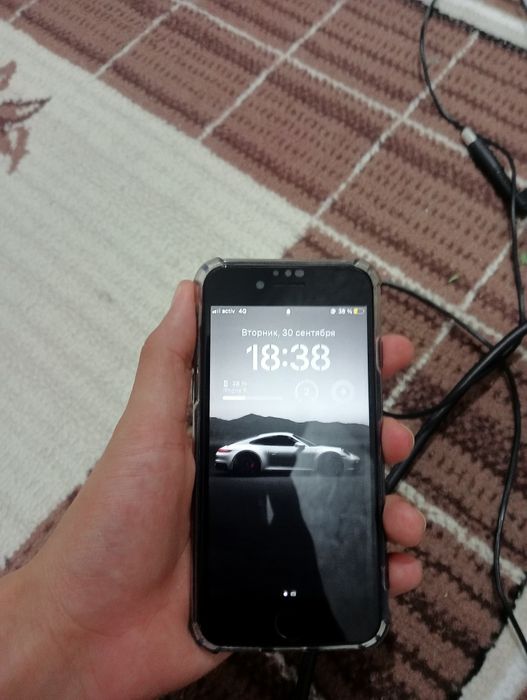 iPhone 8 64GB 100%
