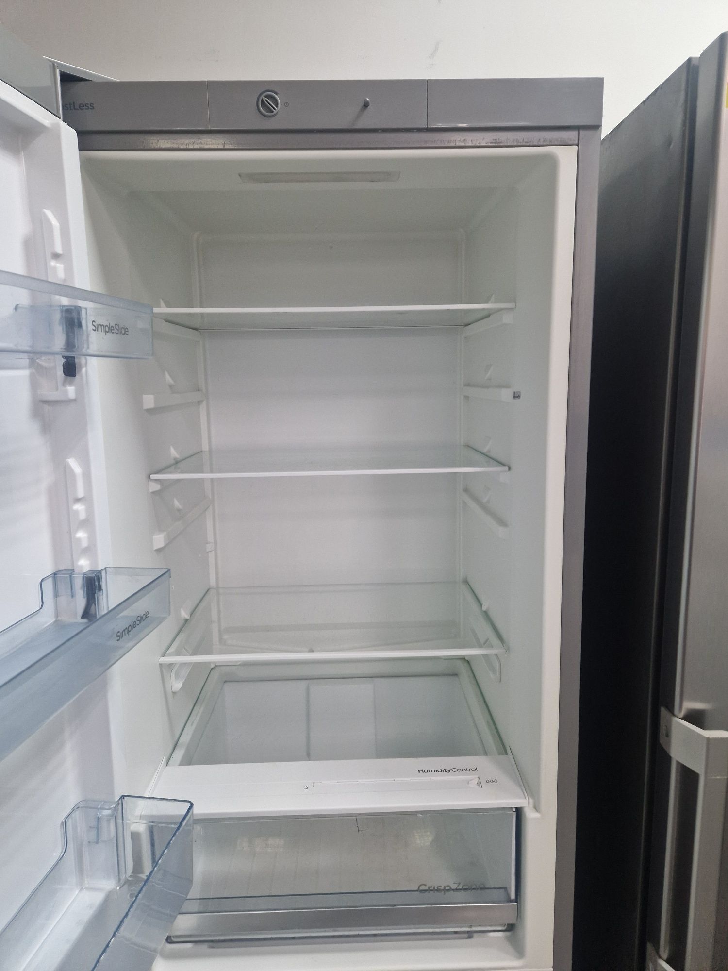 Хладилник с фризер Gorenje A++ 320 литра