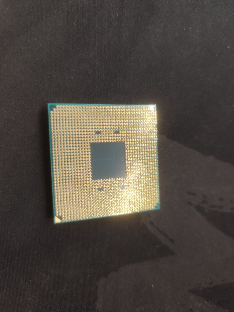 Ryzen 5 5500 в перфектно състояние