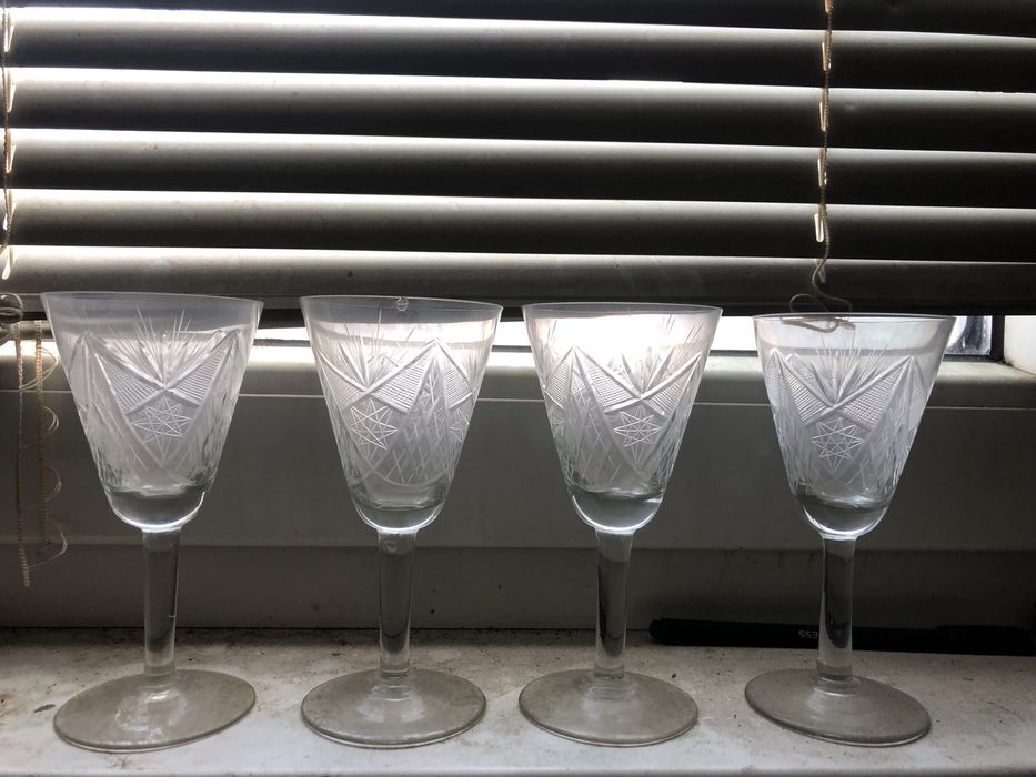 Кристални чаши и кристален пепелник от соца