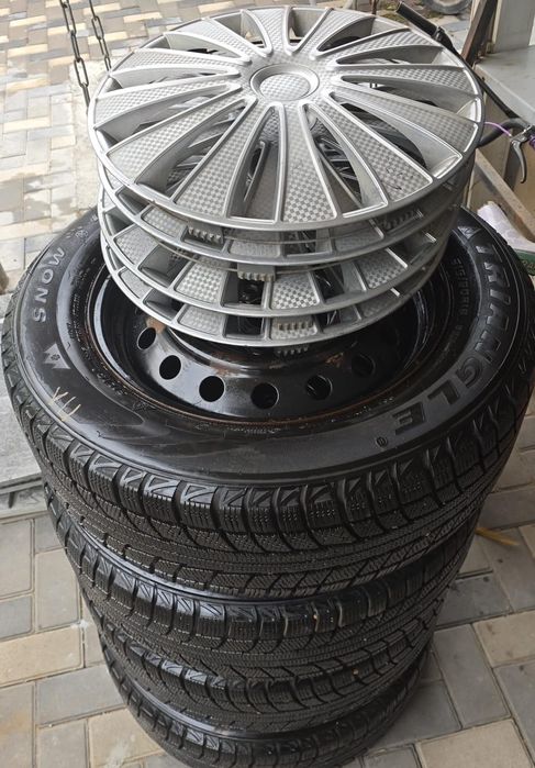 Продам шины размер 215/65/16