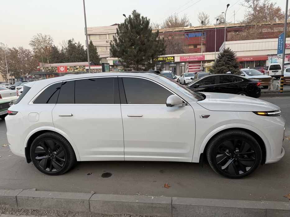 срочно продаю свою машину LIXIANG L7 Ultra Full 2024