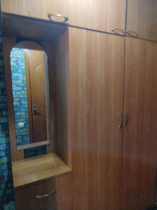 Прихожая с зеркалой