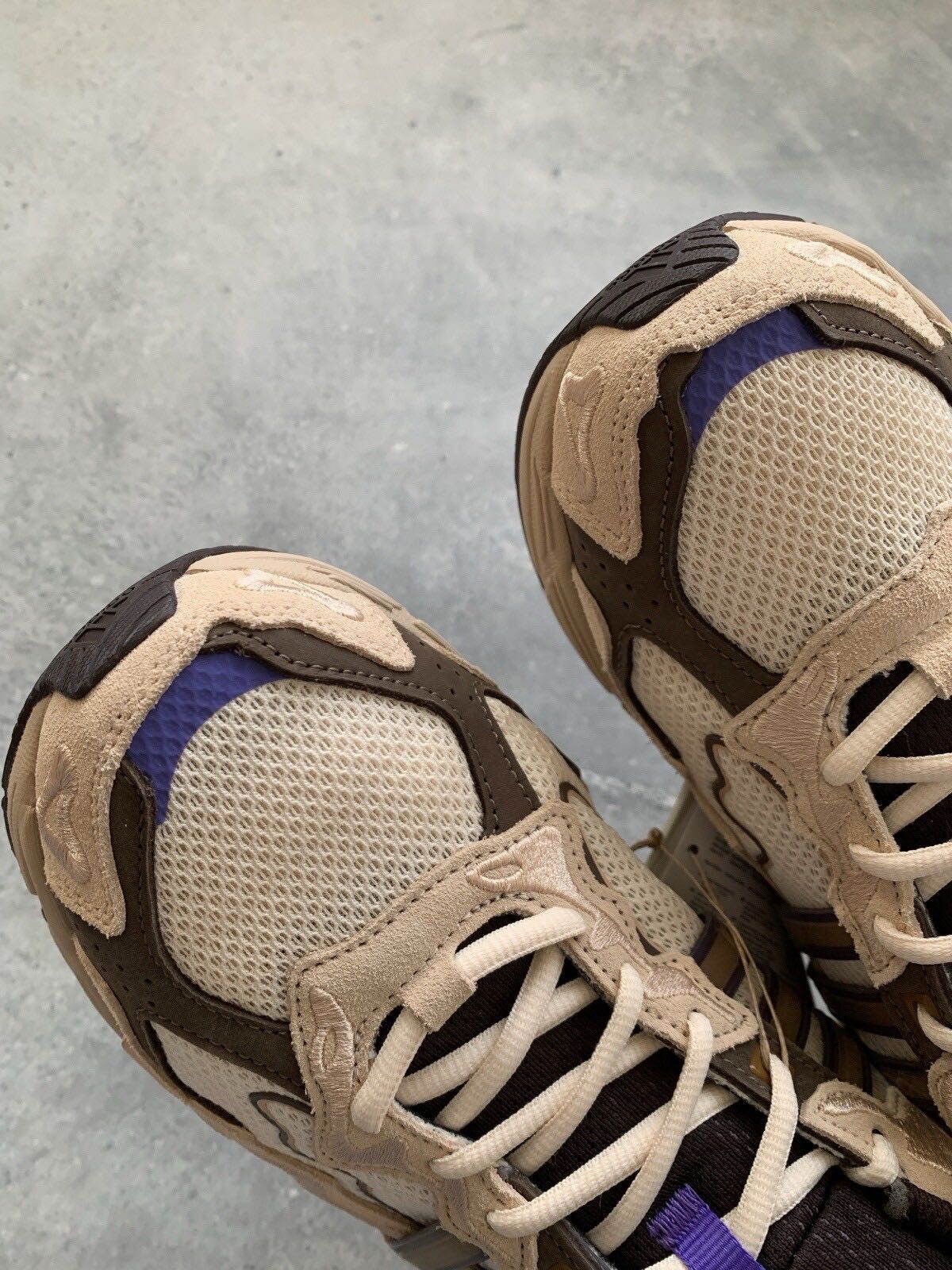 Adidas x Bad Bunny Response CL / НОВИ / EU 44