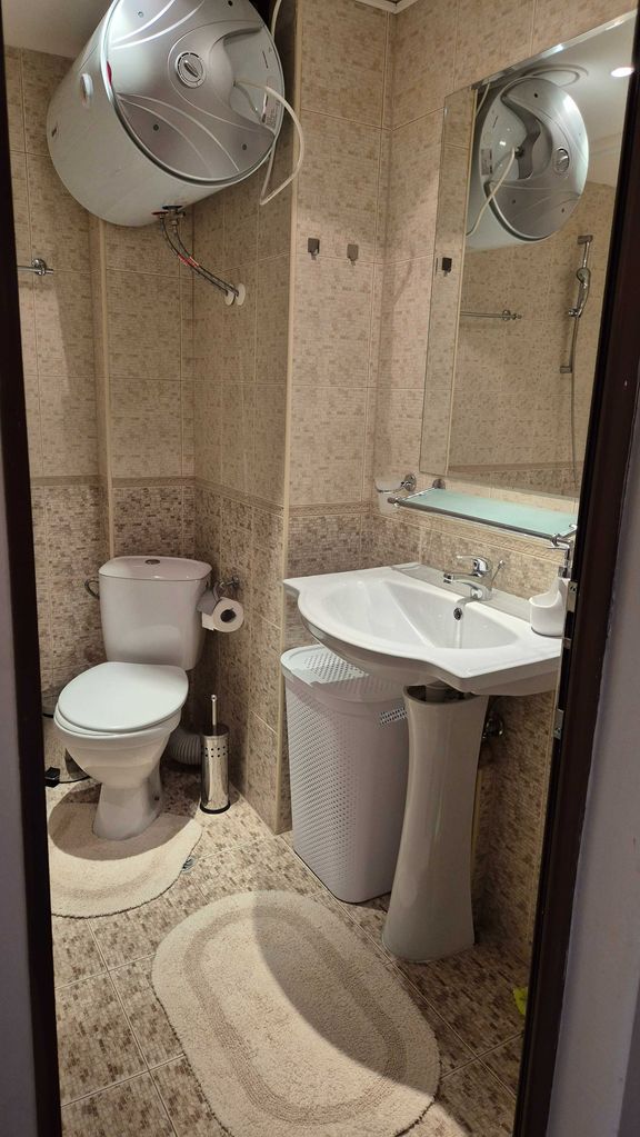 Дава се под наем Двустаен апартамент в Банско - 49 кв.м за 399.33 € - Снимка #18