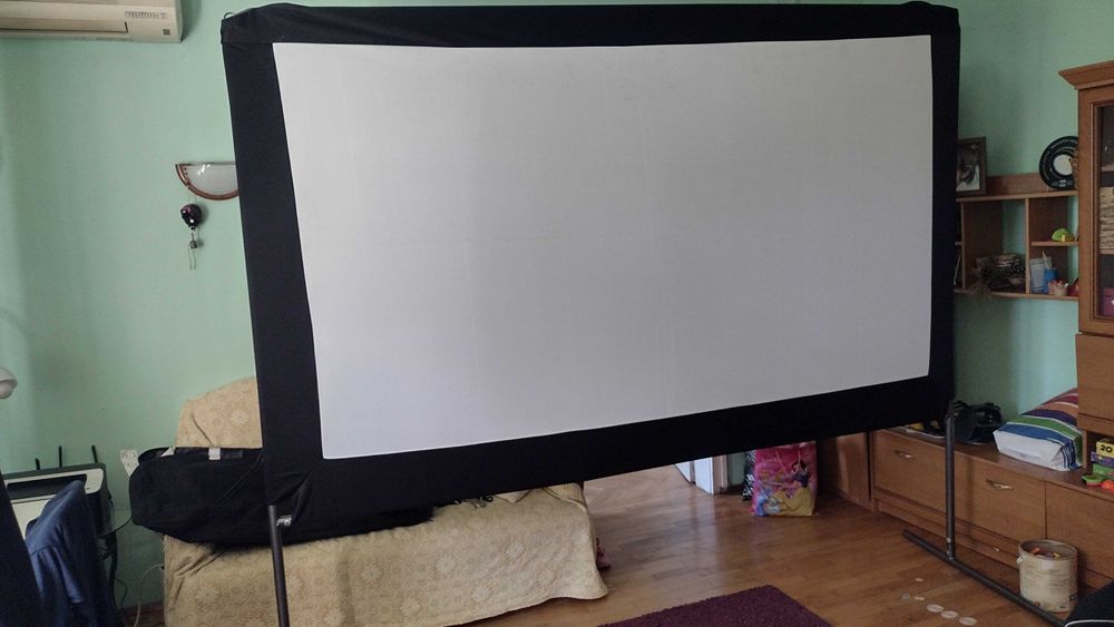 Проекторен екран за лятно кино, разглобяем ( размер 220x120 см)