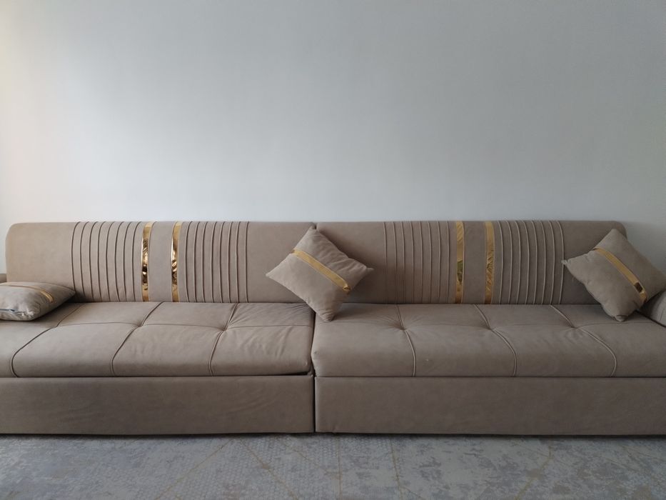 Диван прямой продам