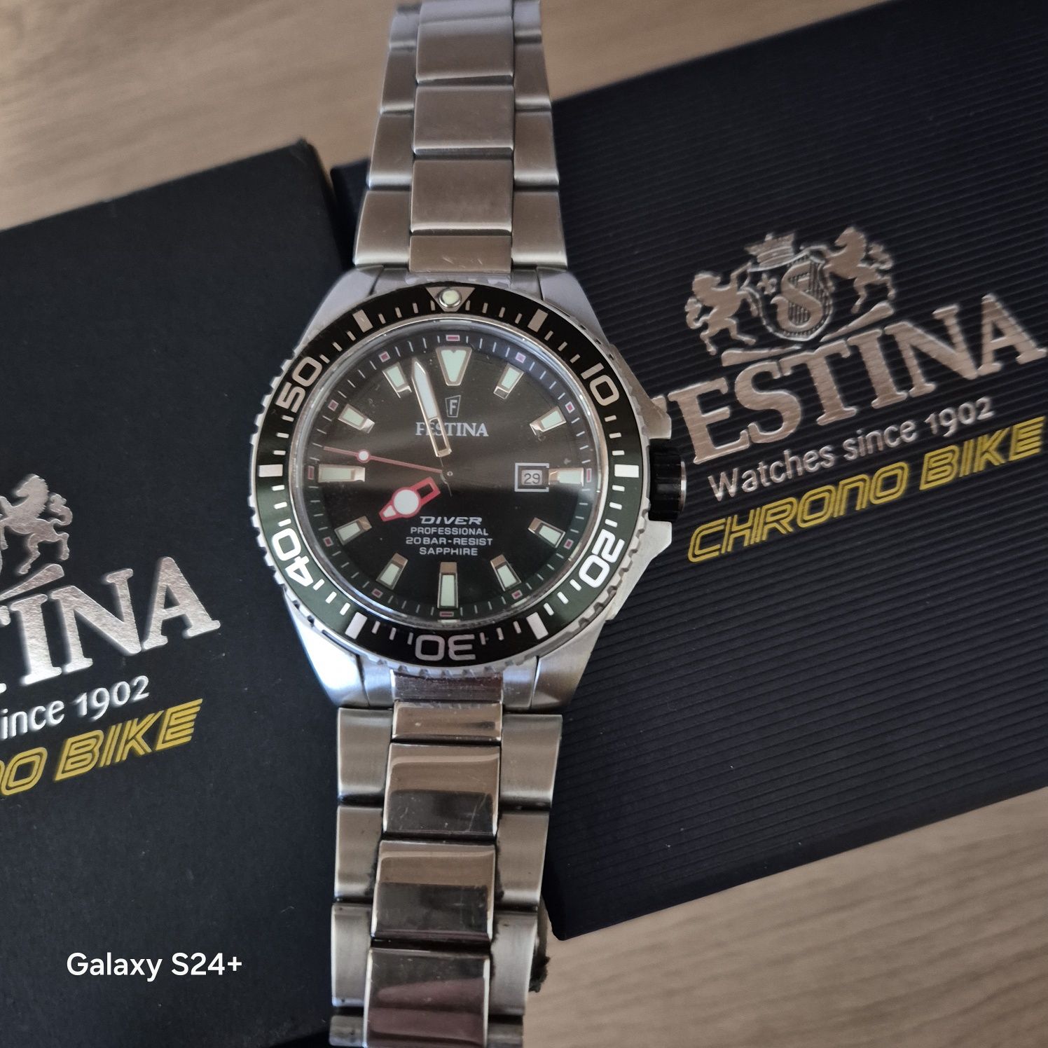 Часовник Festina