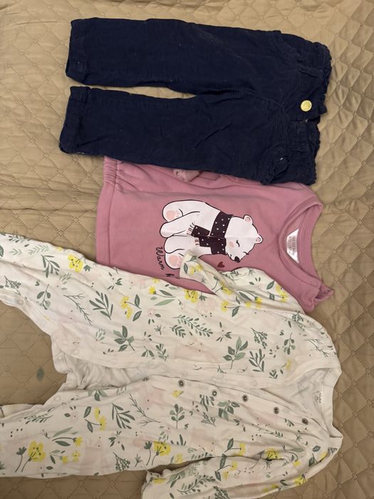 Отдам бесплатно детскую одежду на девочку до года