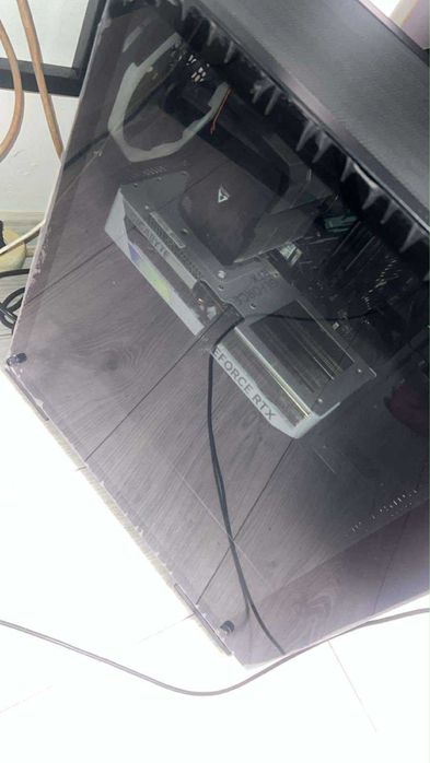 Se vinde pc cu tot ce se vede in imagine