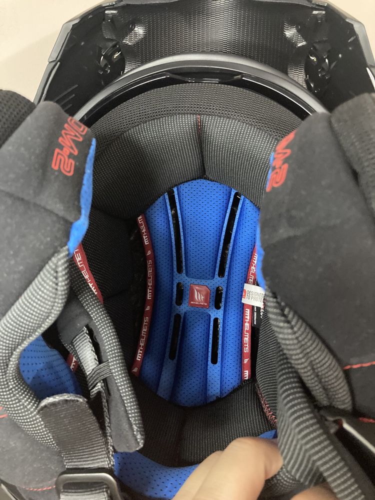 MT Helmets Atom 2 Matt Black Модулна Каска