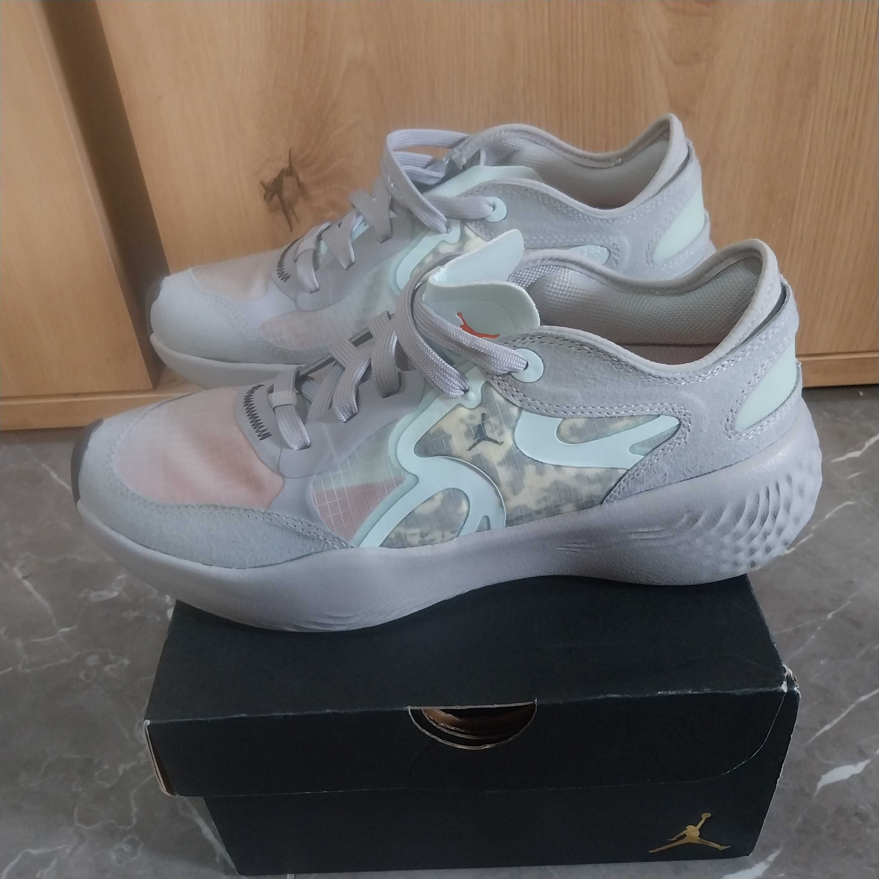 Маратонки унисекс JORDAN DELTA 3 LOW 'GREY'