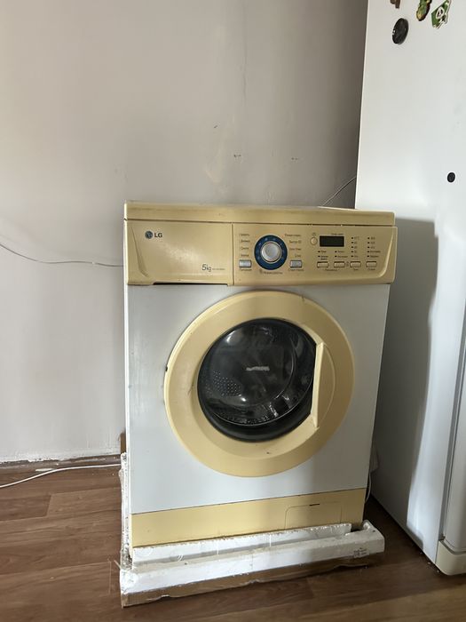 Машинка стиральная