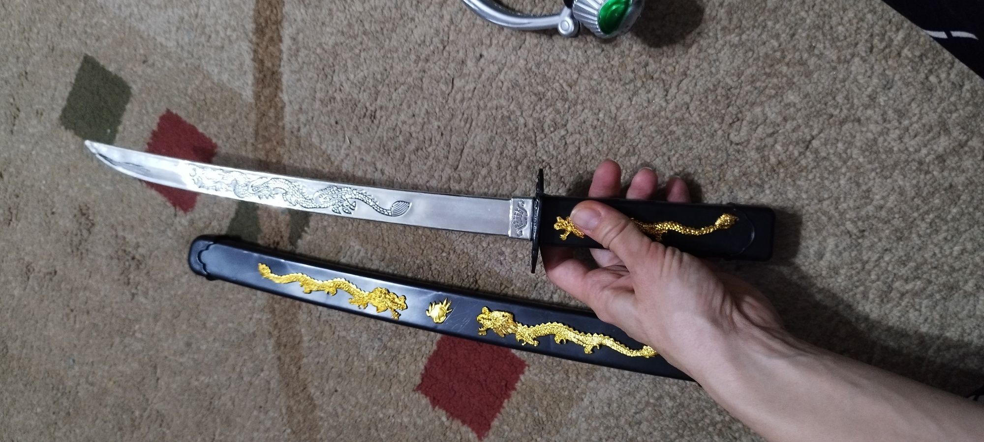 Продам катану игрушечную