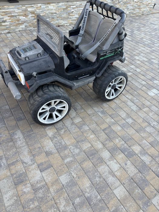 Masinuta peg perego power