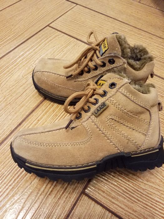 Ghete Laade,măr 31. Piele naturala. Noi.